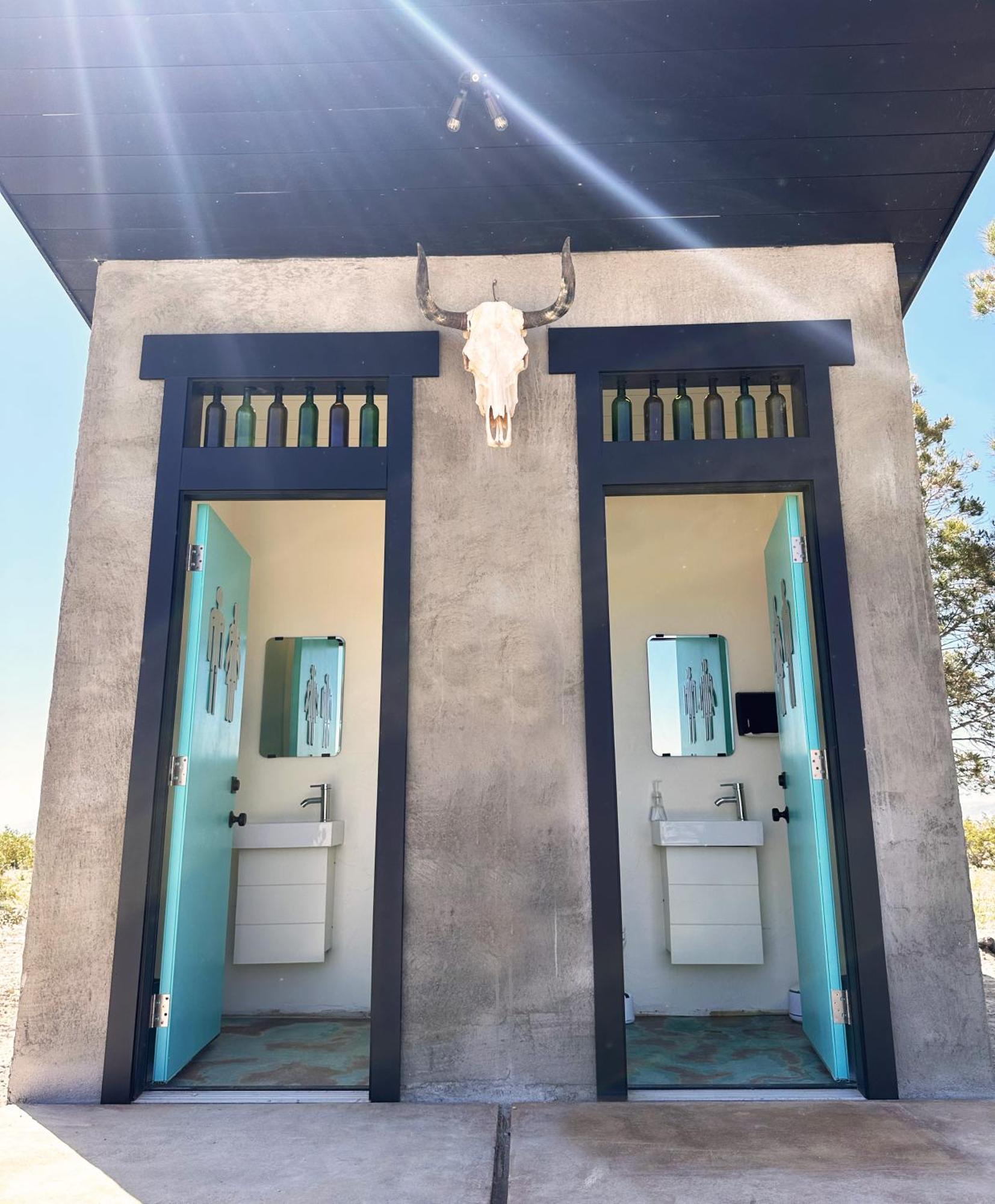 Tarantula Ranch Campground & Vineyard Near Death Valley National Park 아마르고사 밸리 외부 사진